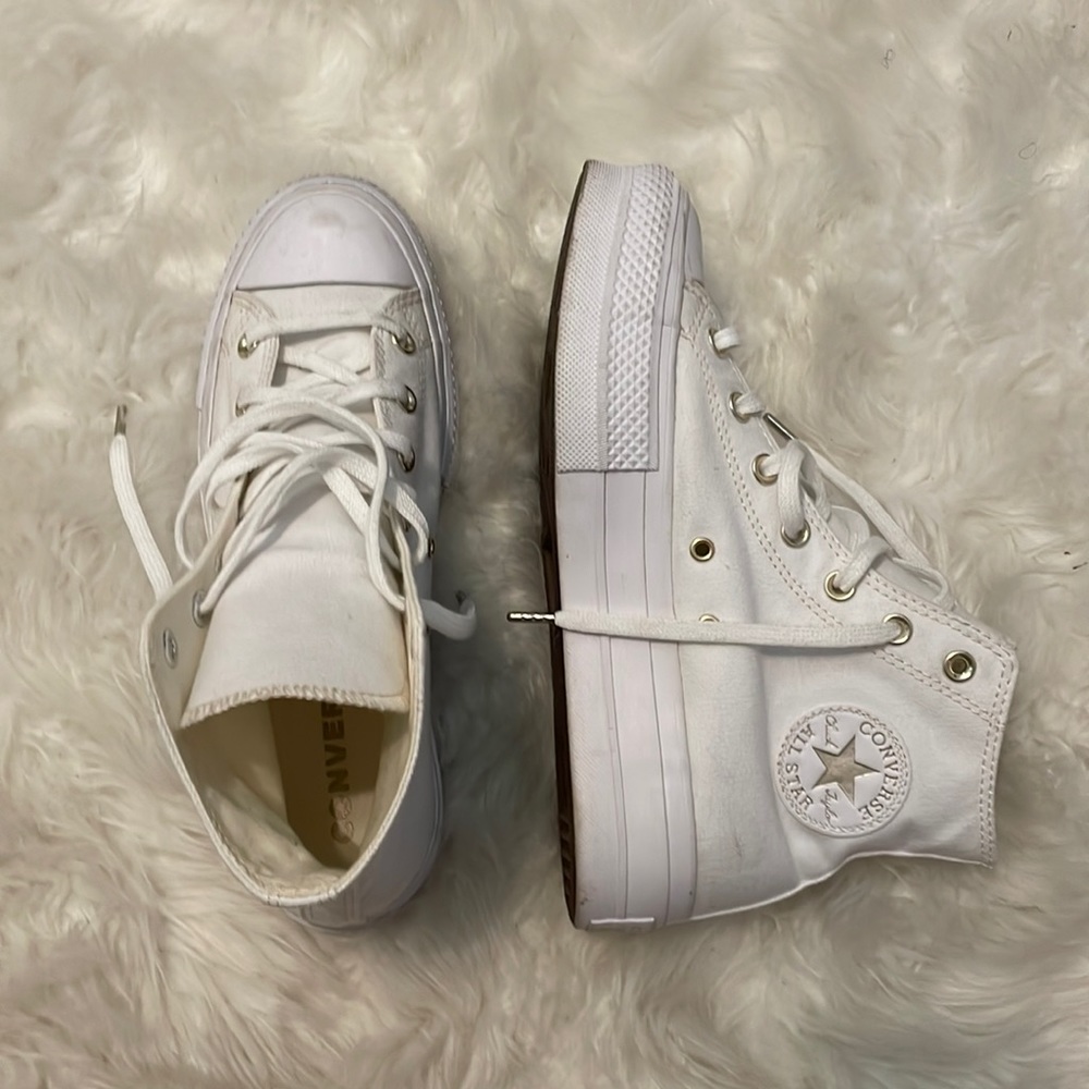 White and gold chuck taylors